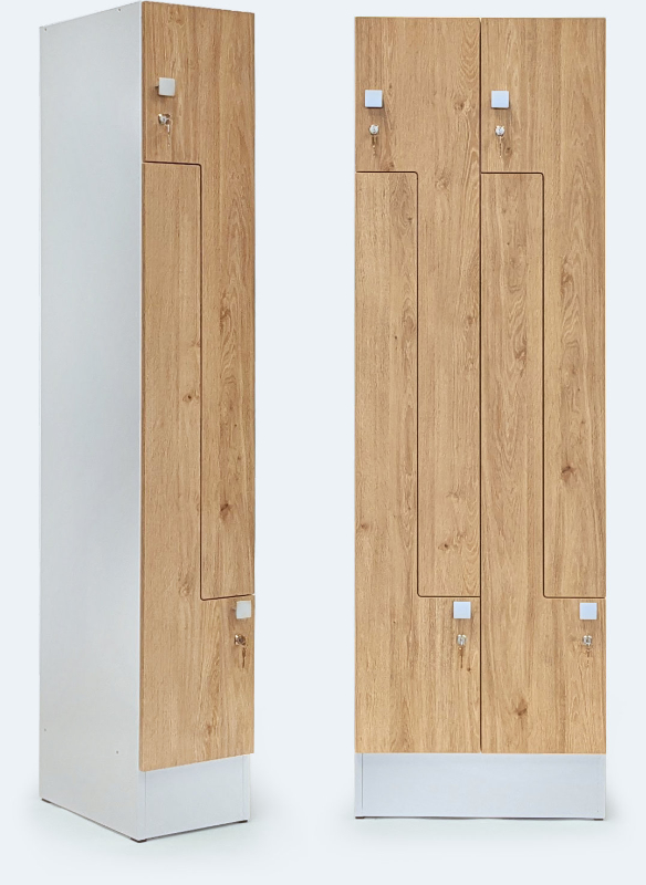 Prémiové šatní skříně s dveřmi ve tvaru Z