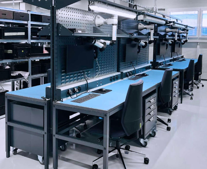 Moderní montážní pracoviště pro Lambert Electronic 